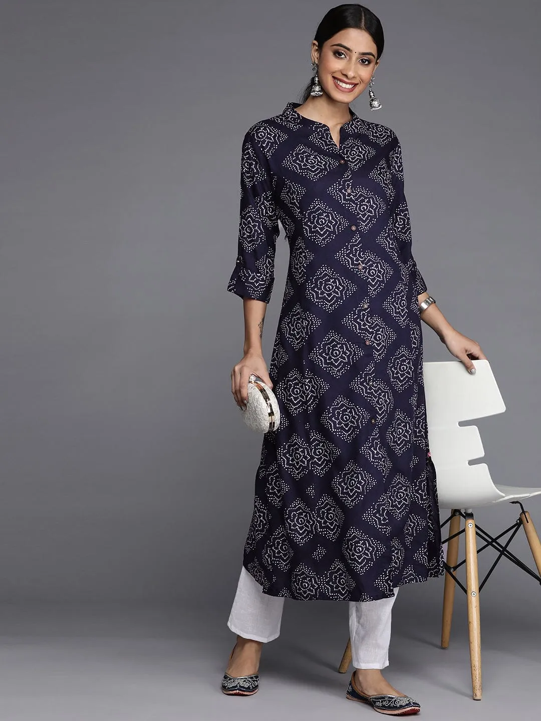 Blue & White Viscose Rayon Straight cut Ethnic Motif Printed Kurta