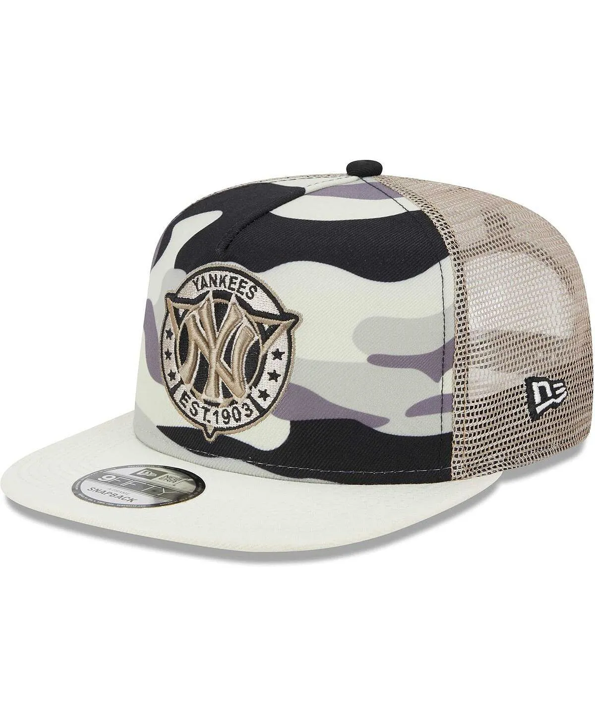 Men's White New York Yankees Chrome Camo A-Frame 9FIFTY Trucker Snapback Cap New Era