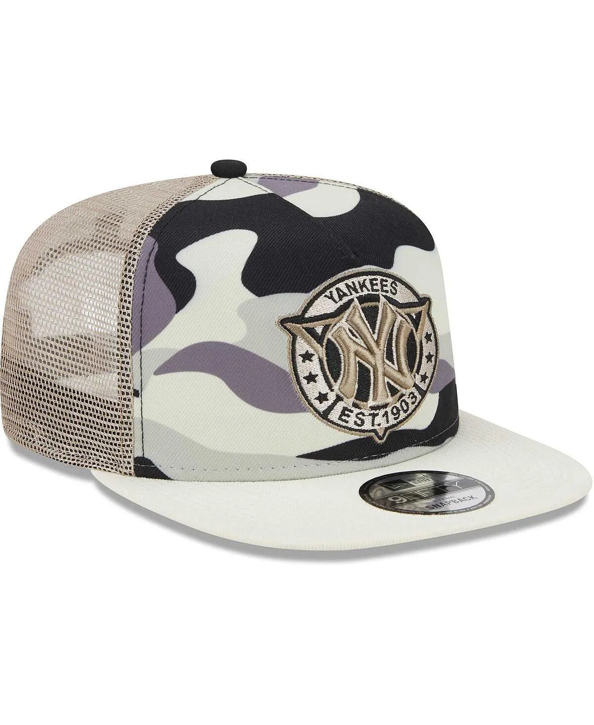 Men's White New York Yankees Chrome Camo A-Frame 9FIFTY Trucker Snapback Cap New Era