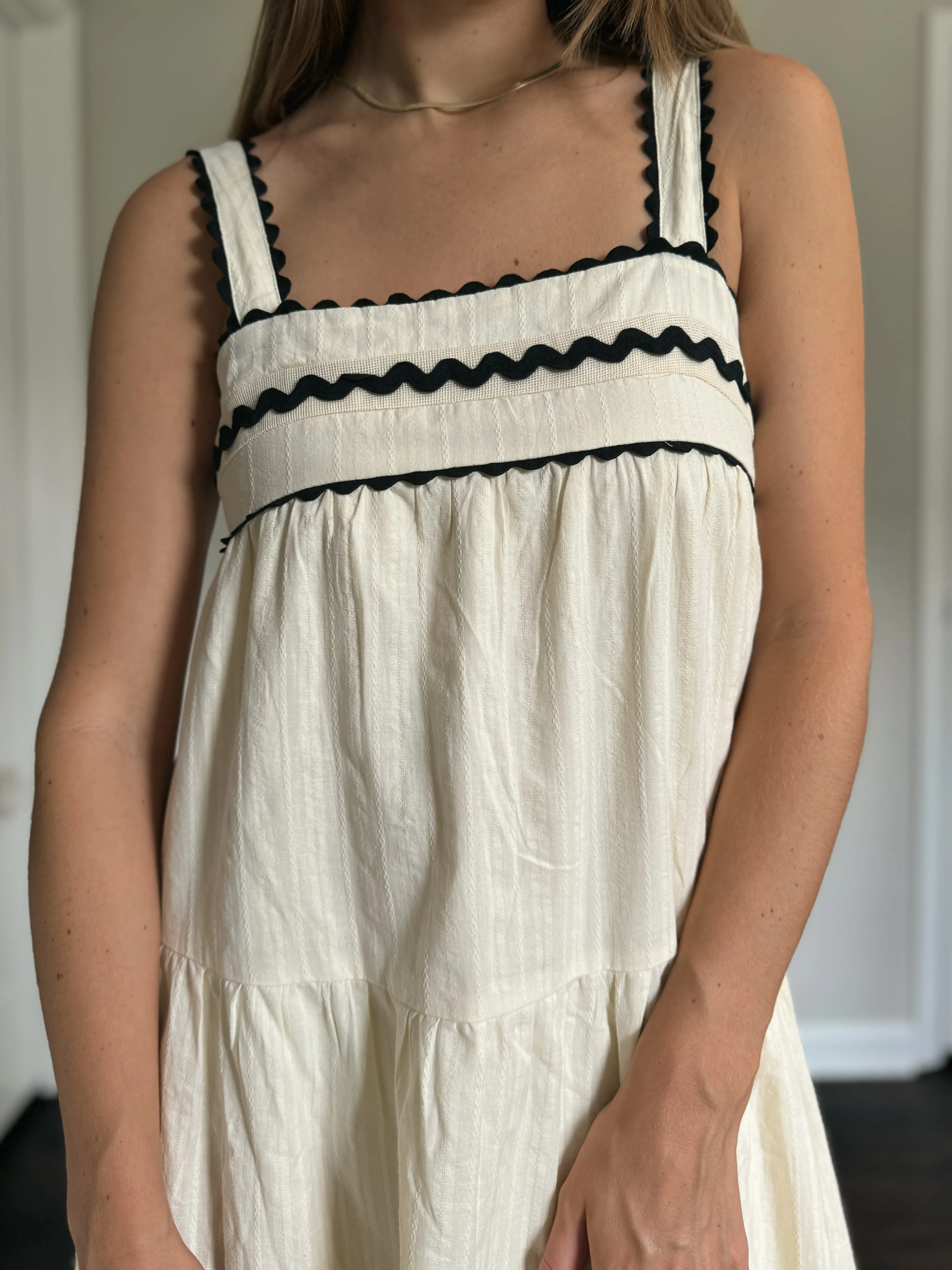 Scallop Trim Maxi Dress