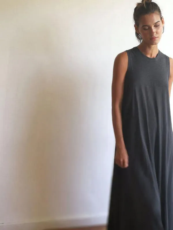 Simple Solid Sleeveless Round-neck Long Dress