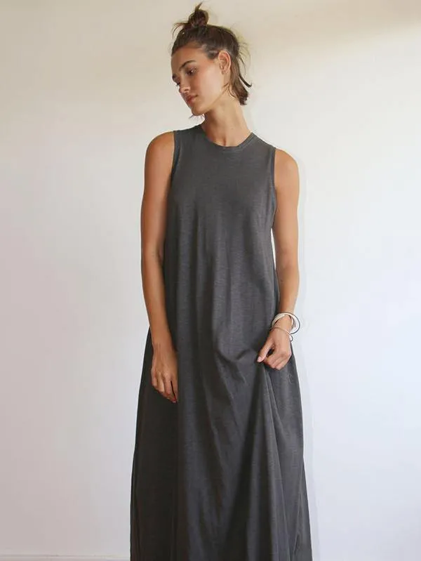 Simple Solid Sleeveless Round-neck Long Dress